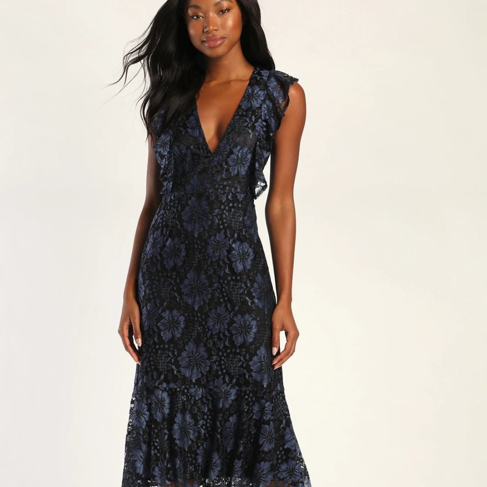 Divinely Dramatic Black and Navy Blue Lace Midi Dress NWT